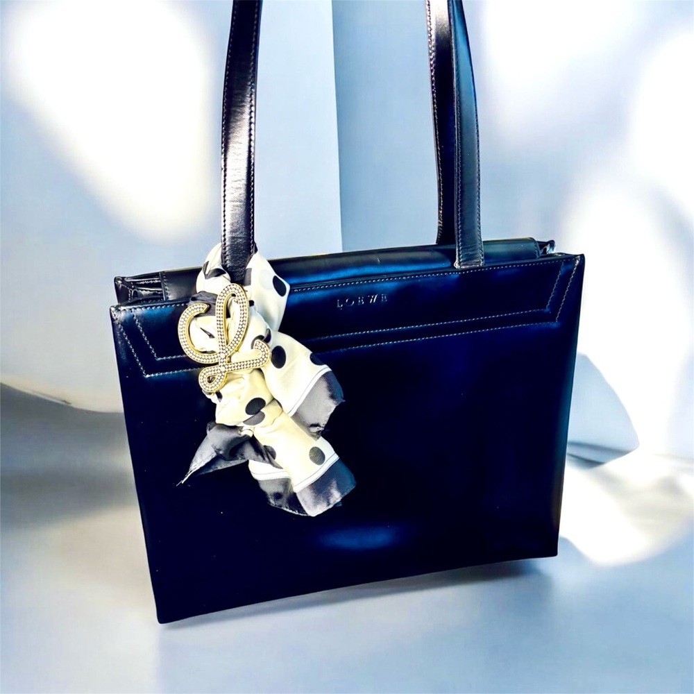 LOEWE Classic Minimalist Luxury Tote/Shoulder Bag TWO COA’s LOEWE Dust Bag - Picture 4 of 17